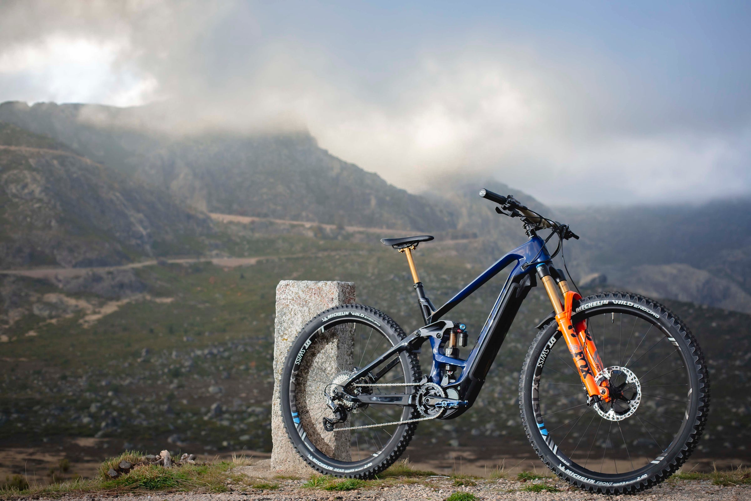 Carbon Bike Top Mountain Bikes Under 2000 Full Suspension Mountain